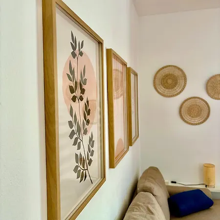 Red Apartament